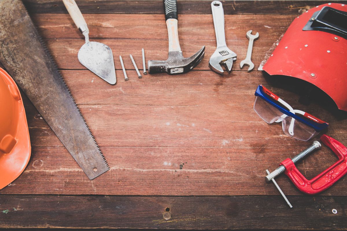 Bricolage débutant : quels petits travaux faire soi-même quand on est locataire ?